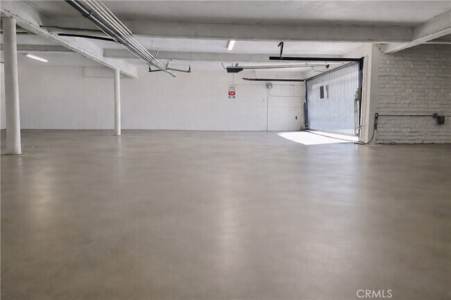 Building Photo - 16531 Alliance Ave