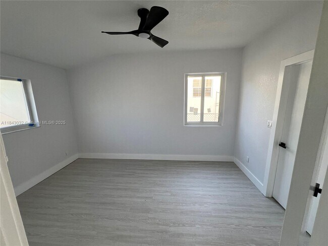 Building Photo - 2843 Dewey St