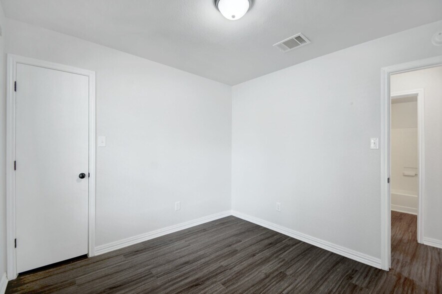 Building Photo - 117 Pheasant Trl