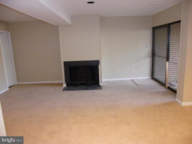 Building Photo - 10865 Deborah Dr