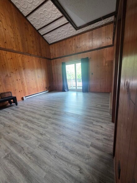 Building Photo - 119 2nd St