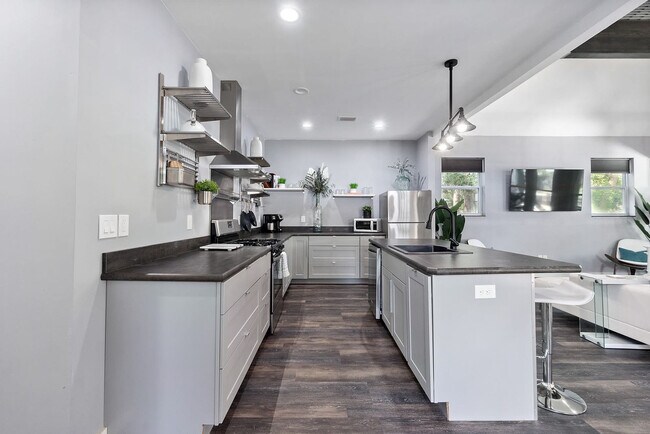 Building Photo - 52 Florida Ave