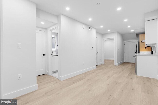 Building Photo - 3923 14th St NW