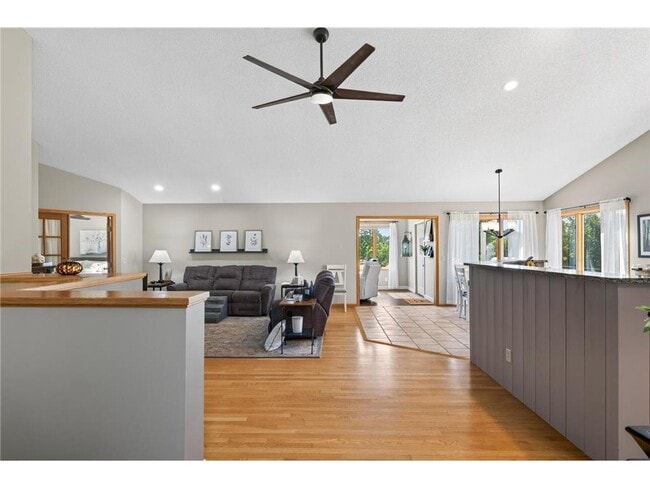 Building Photo - 14372 Heather Ridge Dr