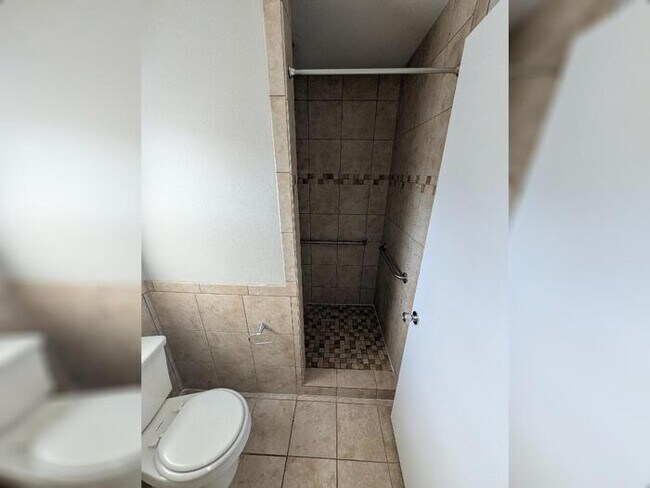 Building Photo - 2009 Ming Dr