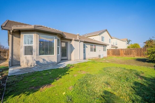 Building Photo - 679 Apricot Ct