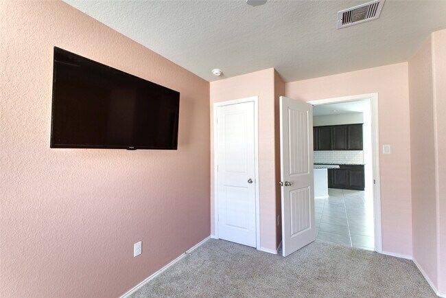 Building Photo - 707 Desert Pea Ln