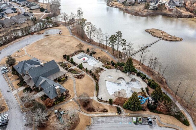 Building Photo - 6623 Rivergreen Rd