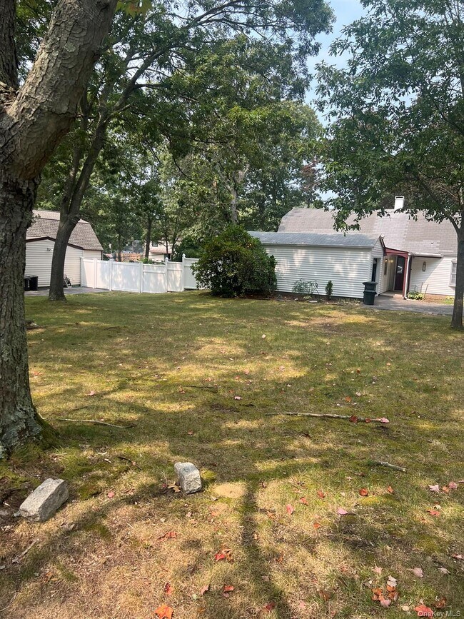 Building Photo - 11 Arden Ln
