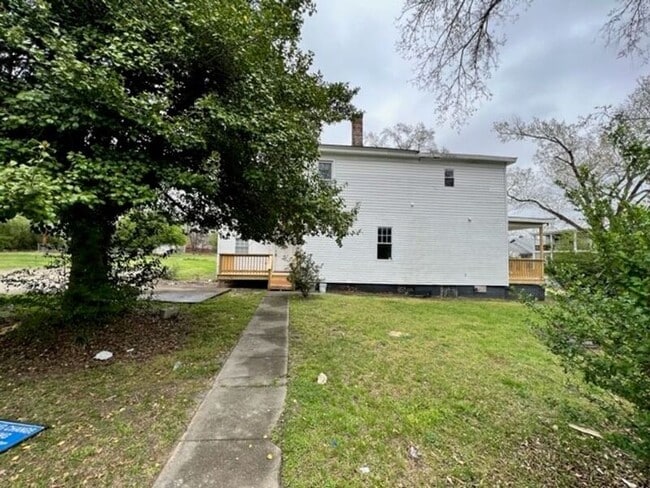 Building Photo - 2117 Fairfax Ave