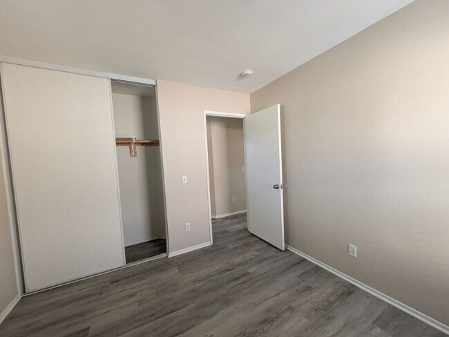 Building Photo - Beautiful 3 bedroom home