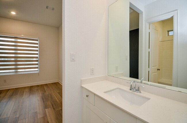 Building Photo - 4827 Avon Ridge Way