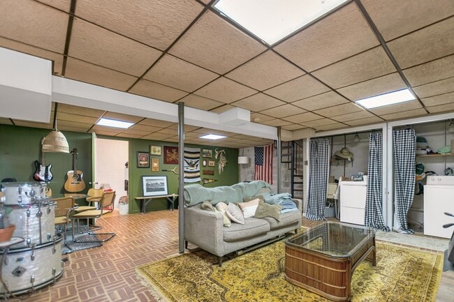 Building Photo - 284 Stephanie Dr