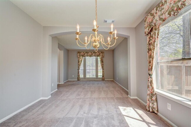 Building Photo - 25915 Drybrook Rd