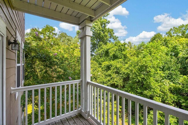 Building Photo - 8605 Peckham Ln