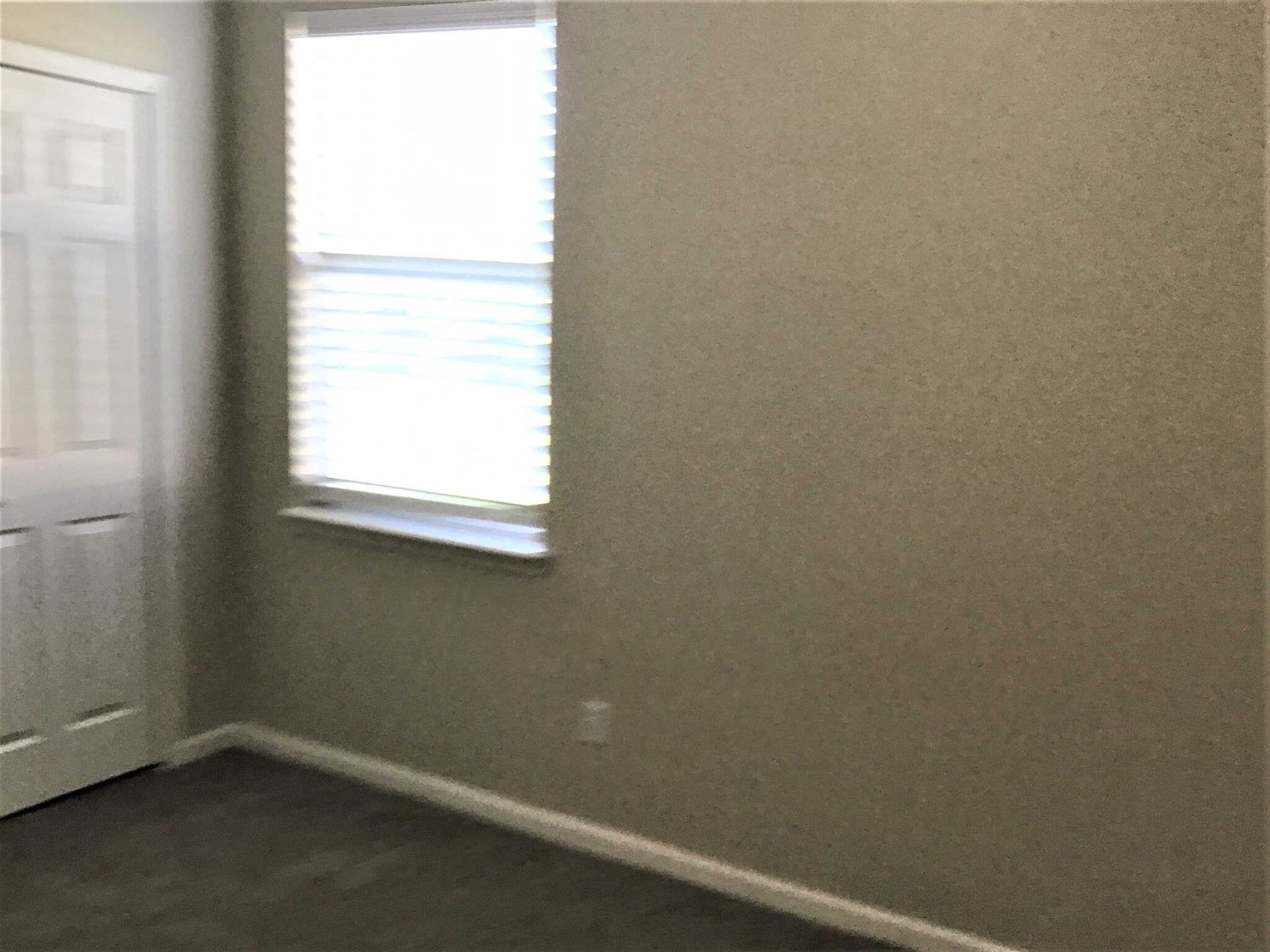 Building Photo - 404 Bayridge Ct