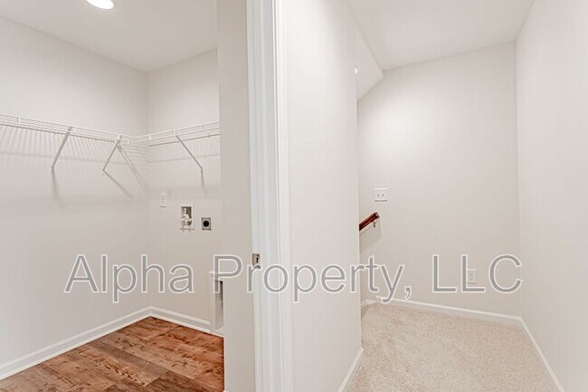 Building Photo - 409 Wards Creek Way