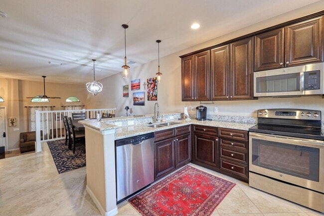 Building Photo - ? Stylish 2BR/2BA Townhouse in Resort-Style Community | Available July 2025 – April 2026 | 30-Nig...