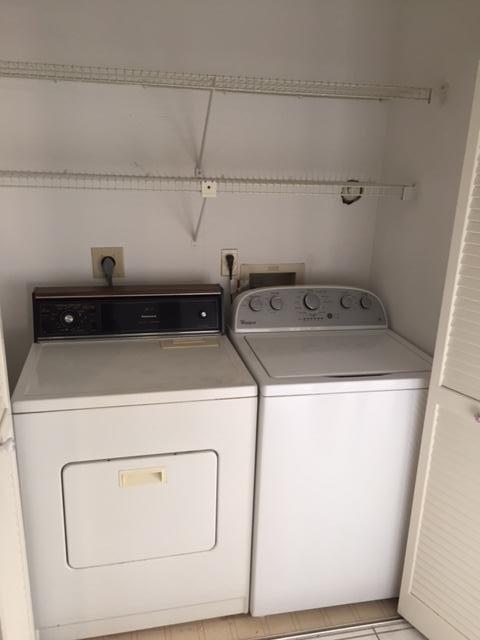 Building Photo - 3074 Inglewood Terrace