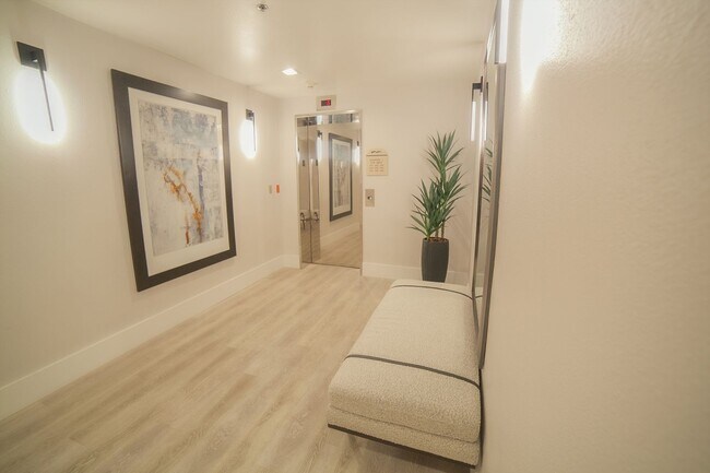 Building Photo - Luxury Seasonal or Annual Rental in the Prestigious Grand Bay Community – Longboat Key