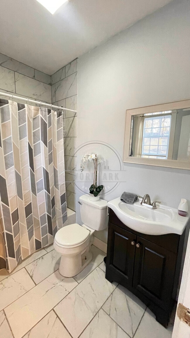 Building Photo - 1341 Meridian St