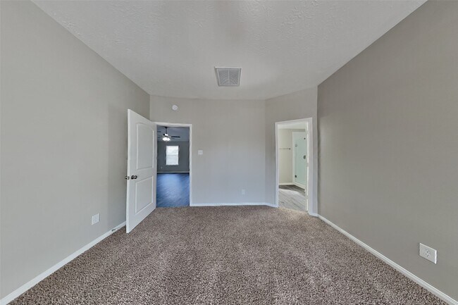 Building Photo - 2810 Bristlecone Dr