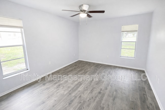 Building Photo - 3041 Hoban Ave