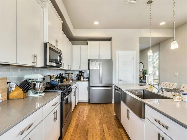 Building Photo - 7001 Brick Slope Path