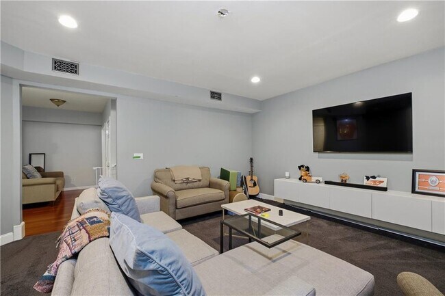 Building Photo - 3308 Fieldwood Dr SE