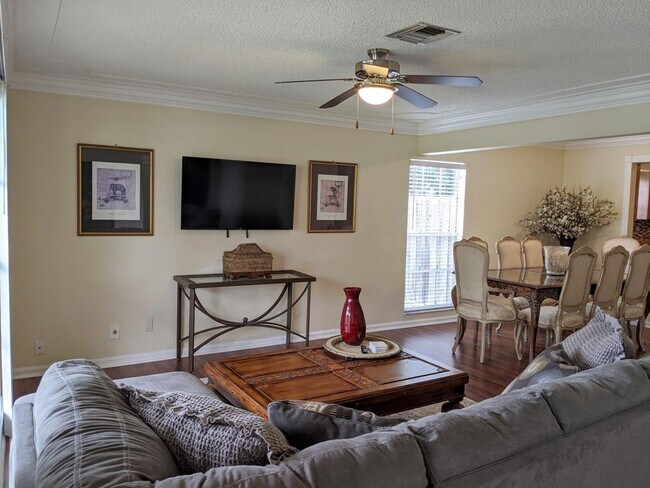 Building Photo - 1350 Riverside Cir