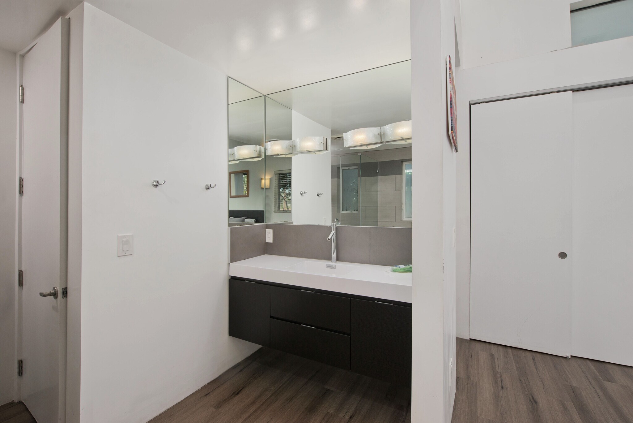 Master Bathroom - 809 Warren Ave