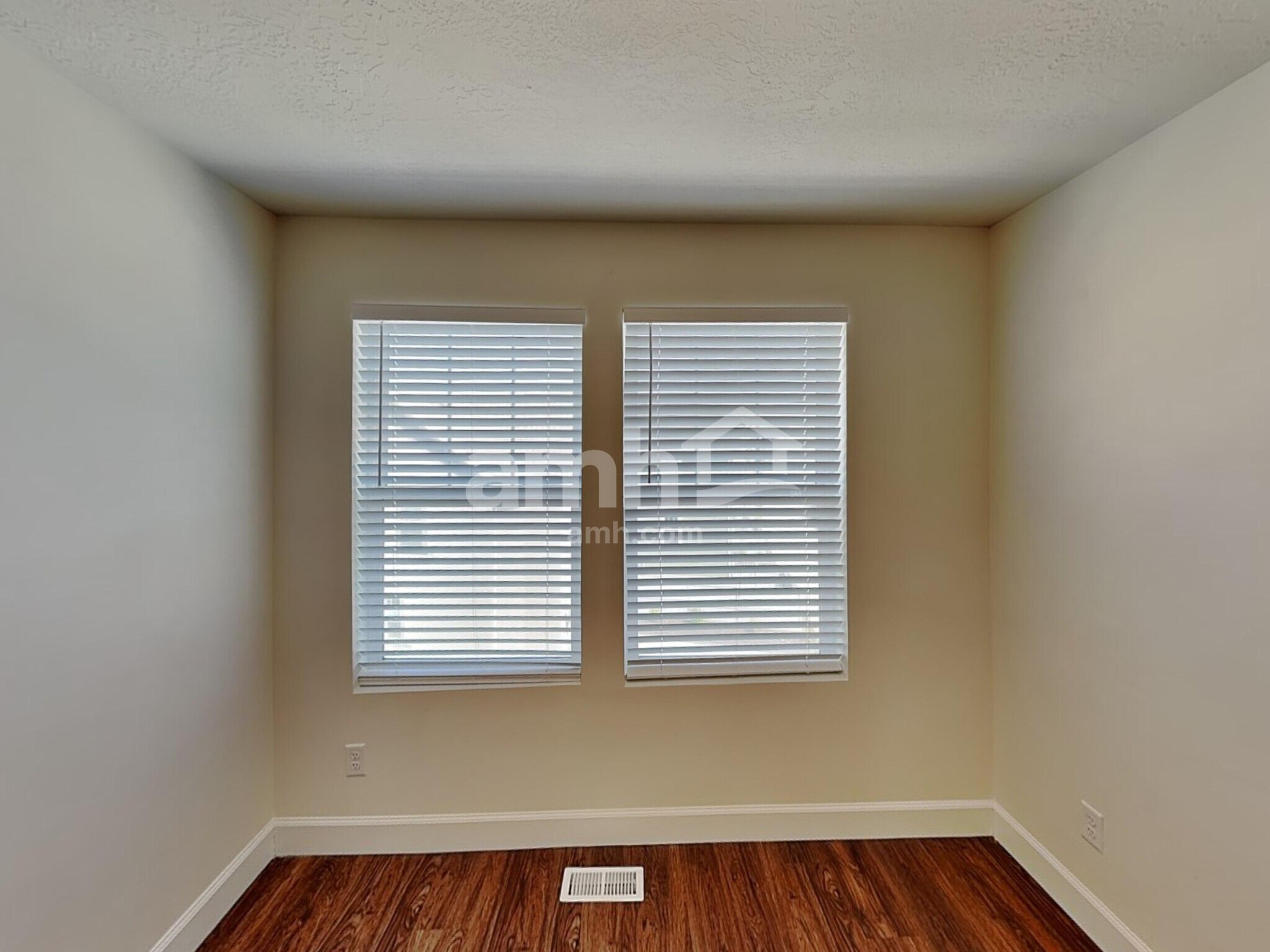 Building Photo - 6088 S Jordan Pkwy W