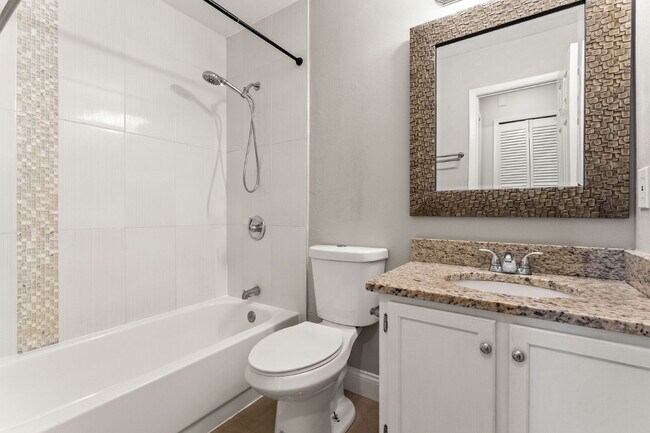 Building Photo - Charming 3-Bedroom Home with 2 Full Baths ...