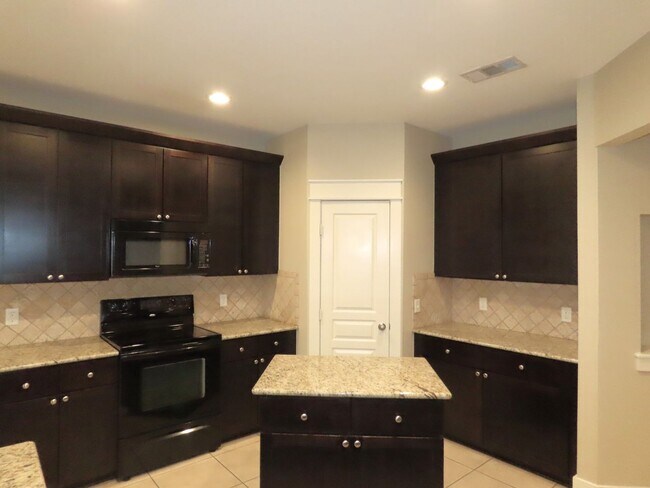 Building Photo - South Tyler! Stunning 5 Bedroom, 3.5 Bath ...