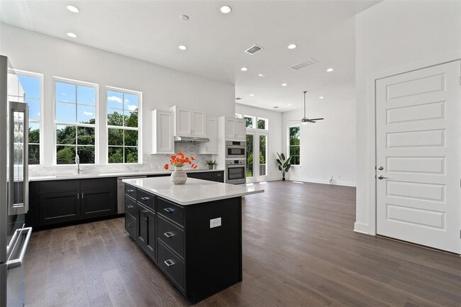 Building Photo - 4503 Grassland Dr