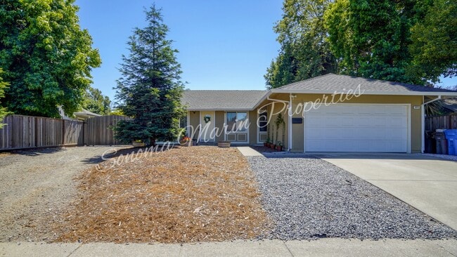 Primary Photo - ~Beautiful Updated 4 Bed/2 Bath in Rohnert...