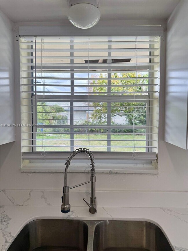 Building Photo - 6781 Garfield St