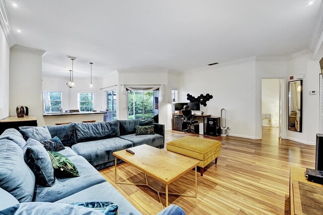 Building Photo - 6555 Via Regina