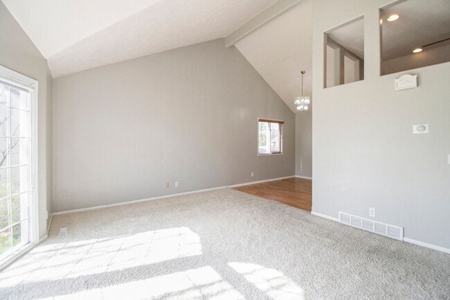 Building Photo - 3 bed + 3 bath Millard tri- level! Ready for move in!