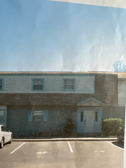 Primary Photo - 3045 Aaron Burr Ave