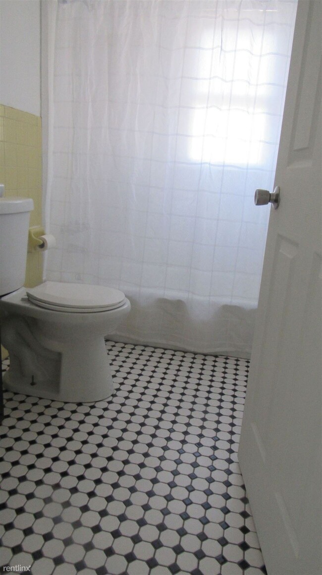 Building Photo - 1 br, 1 bath  - 353 Main St