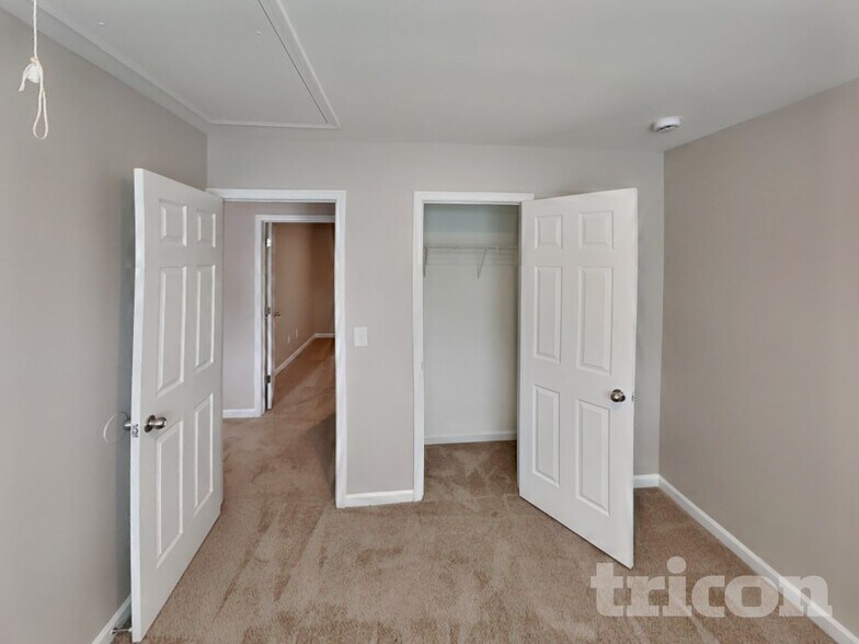 Building Photo - 5 Stanwick Ct
