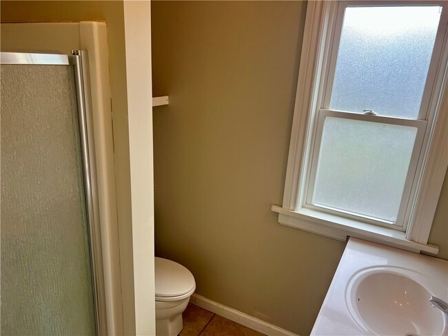 Building Photo - 237 Richard St