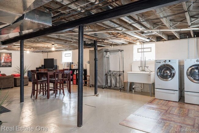 Building Photo - 23128 Olmstead St