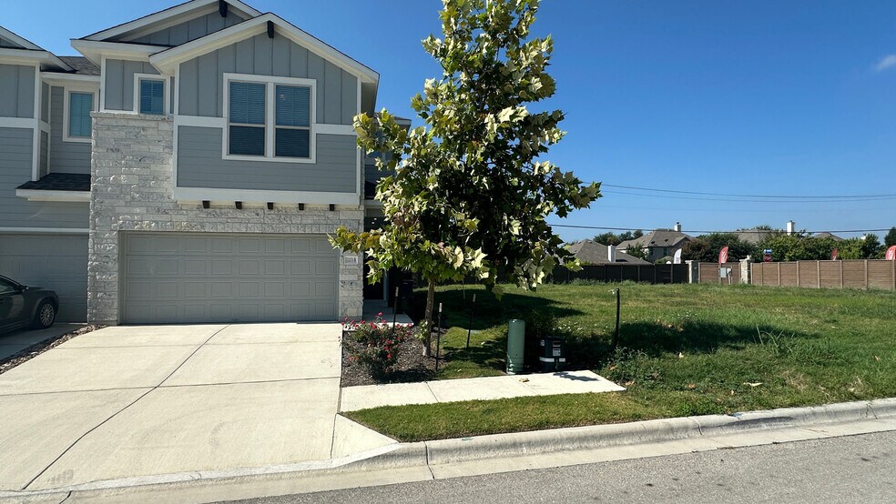 Building Photo - Room in Townhome on Cowbird Path