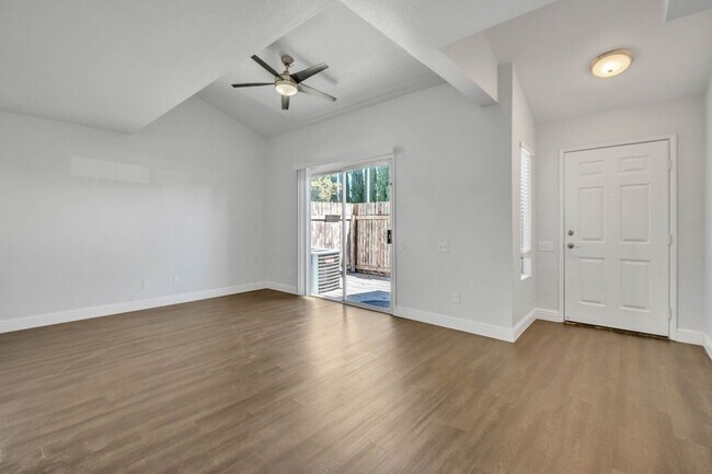 Building Photo - 4255 Taylor St