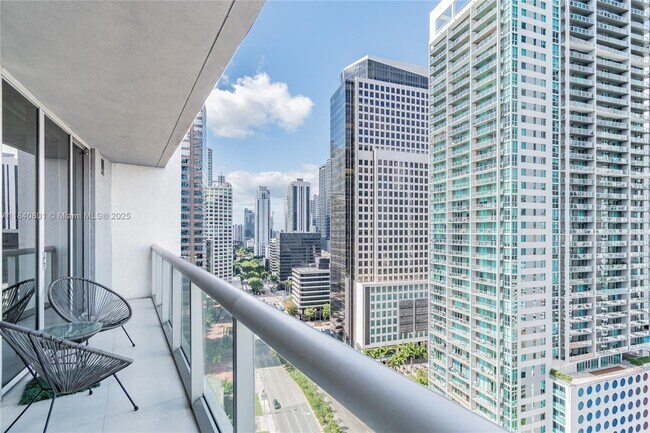 Building Photo - 485 Brickell Ave