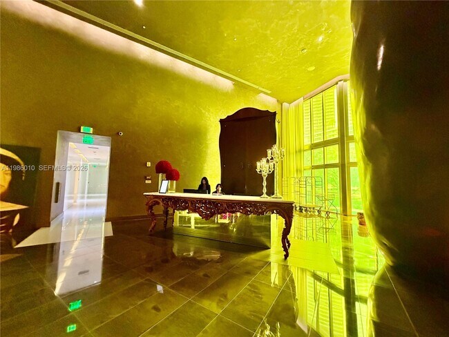 Building Photo - 475 Brickell Ave
