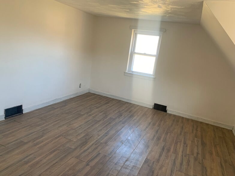 Building Photo - 6201 Garvers Ferry Rd