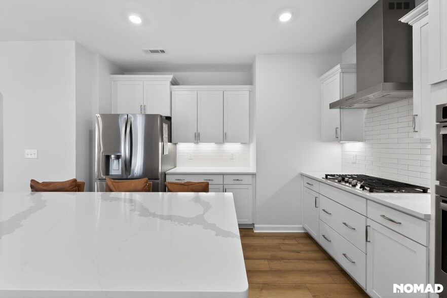 Building Photo - 18 S Maple Walk Dr